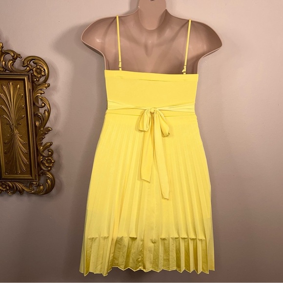 Juniors XL Speechless Yellow Event Party Formal Dress Prom Cocktail Pleated - Picture 4 of 15